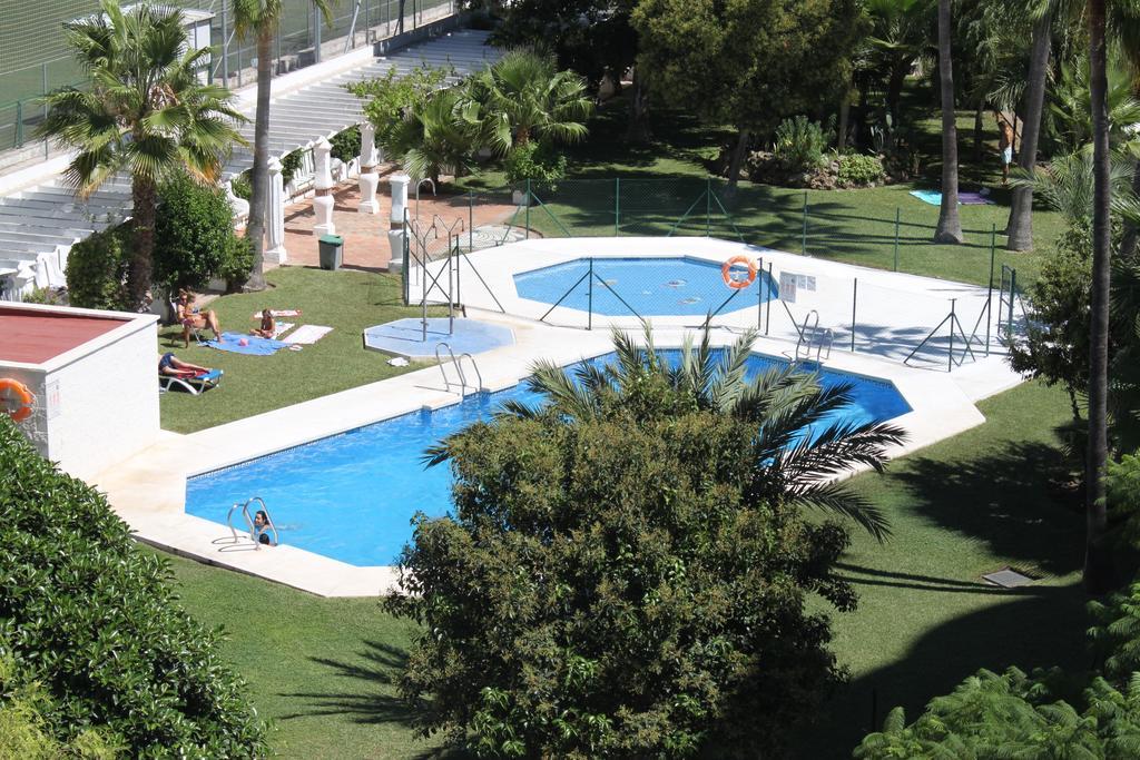 Apartamentos Jardines Del Gamonal Malaga Exterior photo